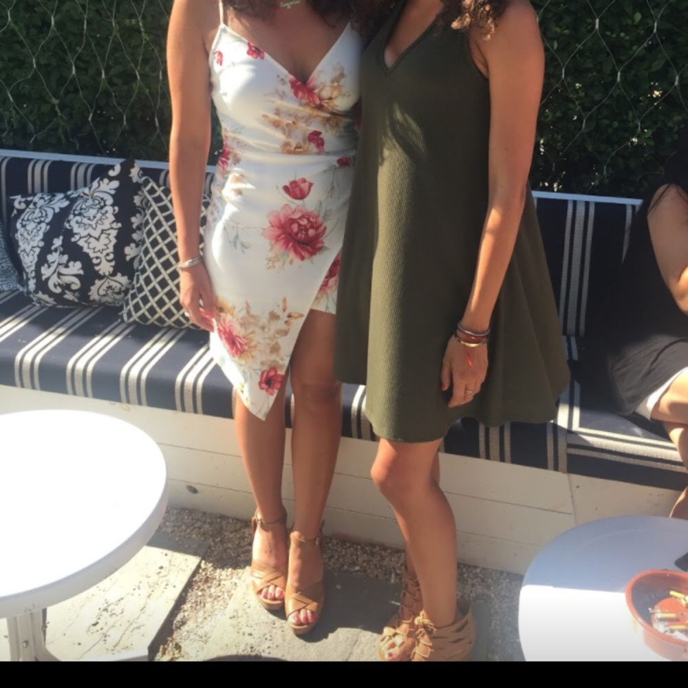 White floral dress - Picture 8 of 8